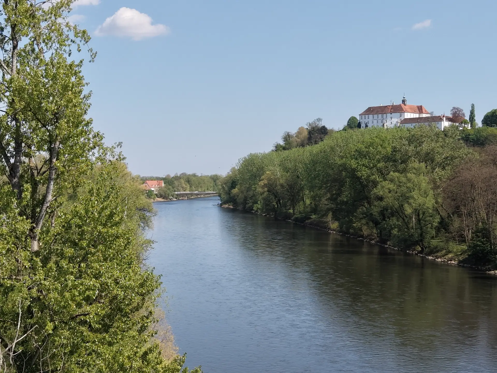 Blick auf die Mur und Schloss Bad Radkersburg aus der Luft